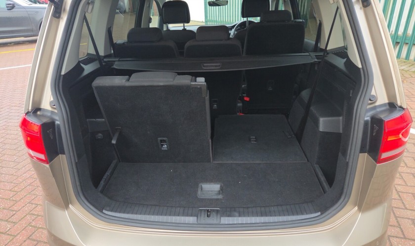 Volkswagen Touran Se Tdi Bmt