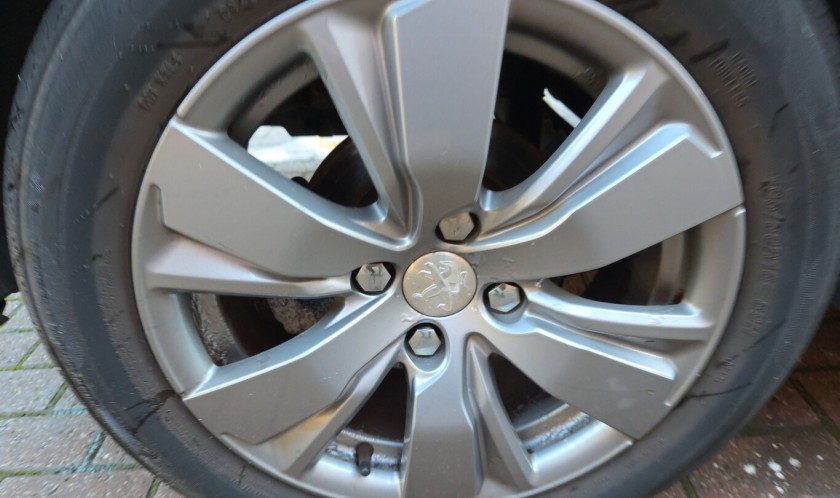 Peugeot 2008 Active Blue Hdi