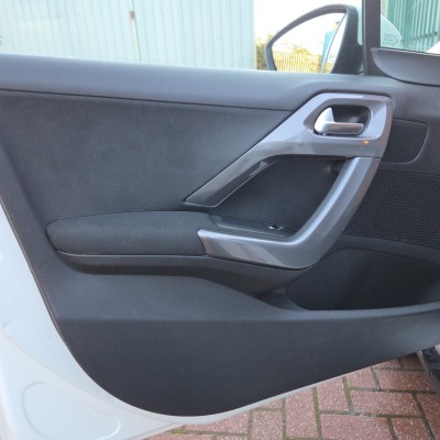 Peugeot 2008 Active Blue Hdi